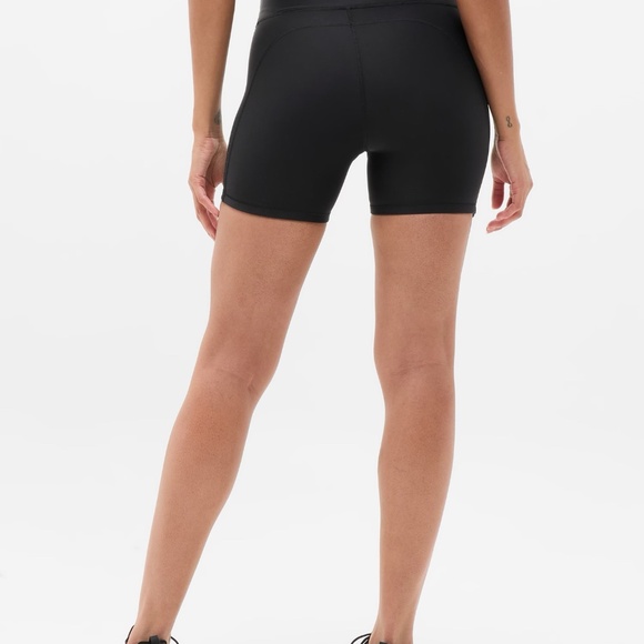 Athleta Pacesetter Ultra High Rise 4" Shortie Size Medium - Picture 3 of 6
